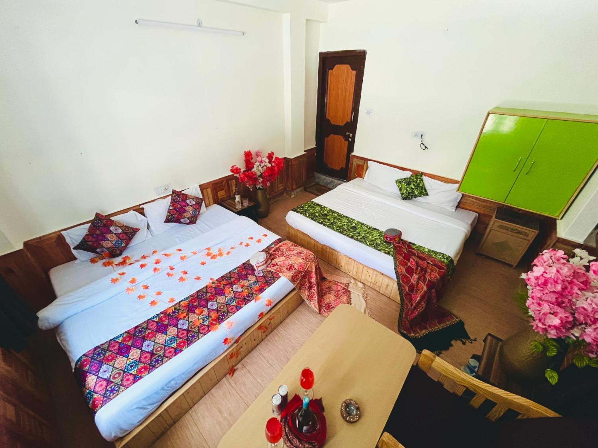 Hotel Pablo Escobar Kasol Exterior photo